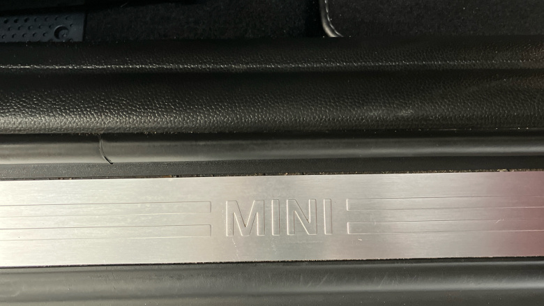 MINI Hatchback 1.5 Cooper Exclusive 5dr Auto Petrol Hatchback